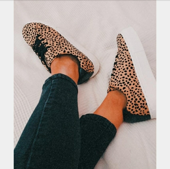 🚨Leopard Sneaker collection// lace up sneaker - Picture 8 of 8